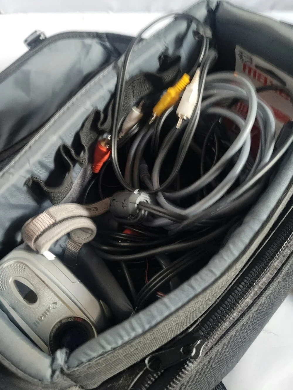 Canon zr 600 digital camcorder